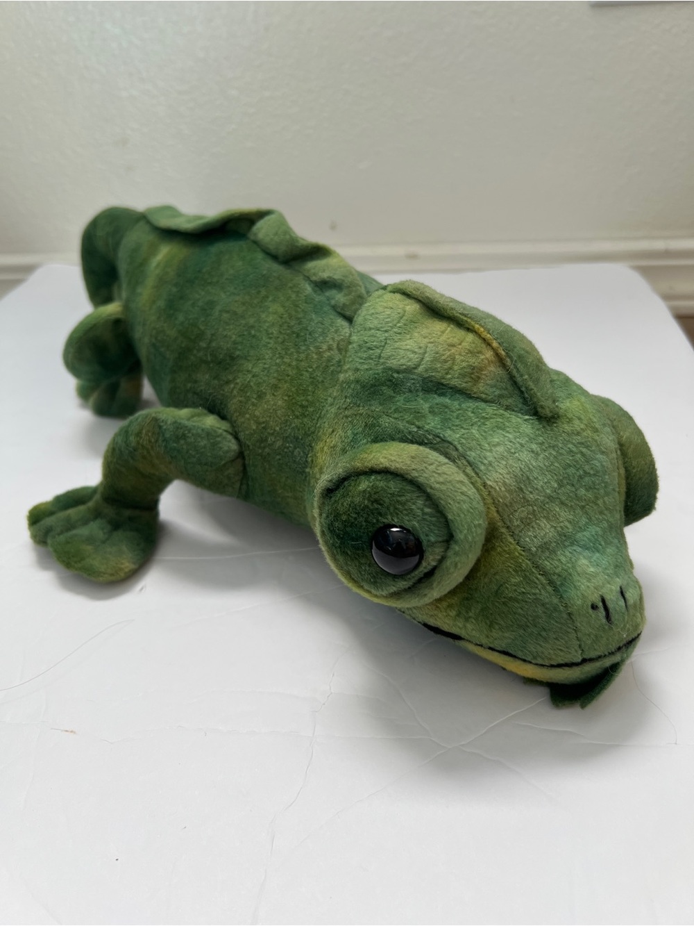 The Petting Zoo Green Chameleon Stuffed Animal Plush Toy